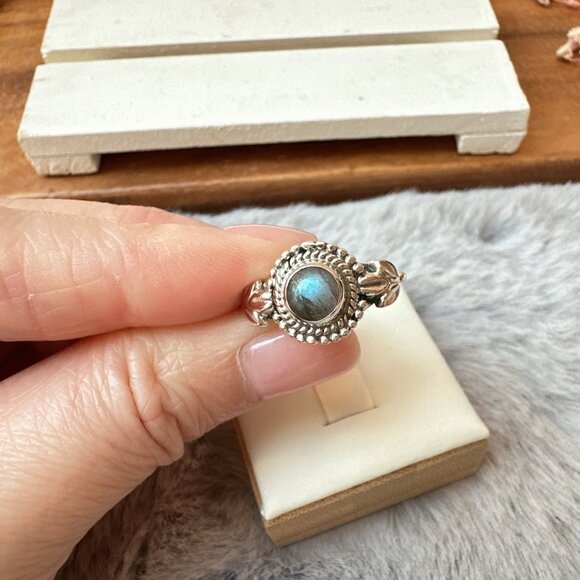 New Sterling Silver Labradorite Ring - Picture 4 of 6